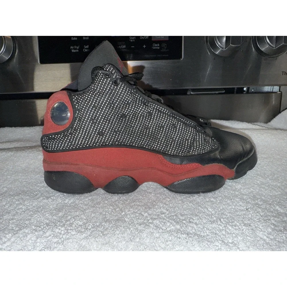 Air Jordan 13‎ Bred Retro Size 6.5y GS Black Red Sneakers 2017 414574-004